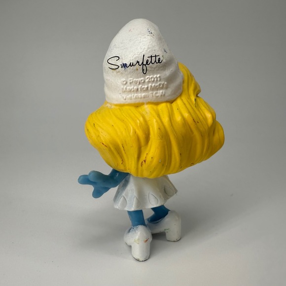 Smurf Smurfette Toy Figure 2011 Peyo Made for McDonalds‎ Red Flower White Dress - Picture 5 of 8